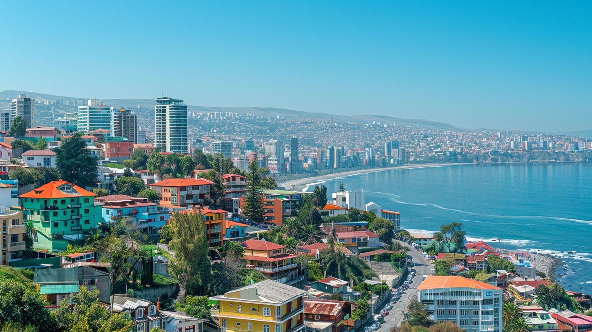 Vista panorámica de la costa en un soleado passeio Viña del Mar e Valparaíso